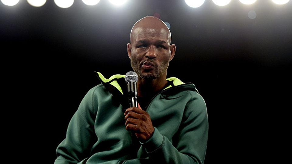 Bernard%20Hopkins%20menelan%20kekalahan%20memalukan%20di%20laga%20terakhirnya.
